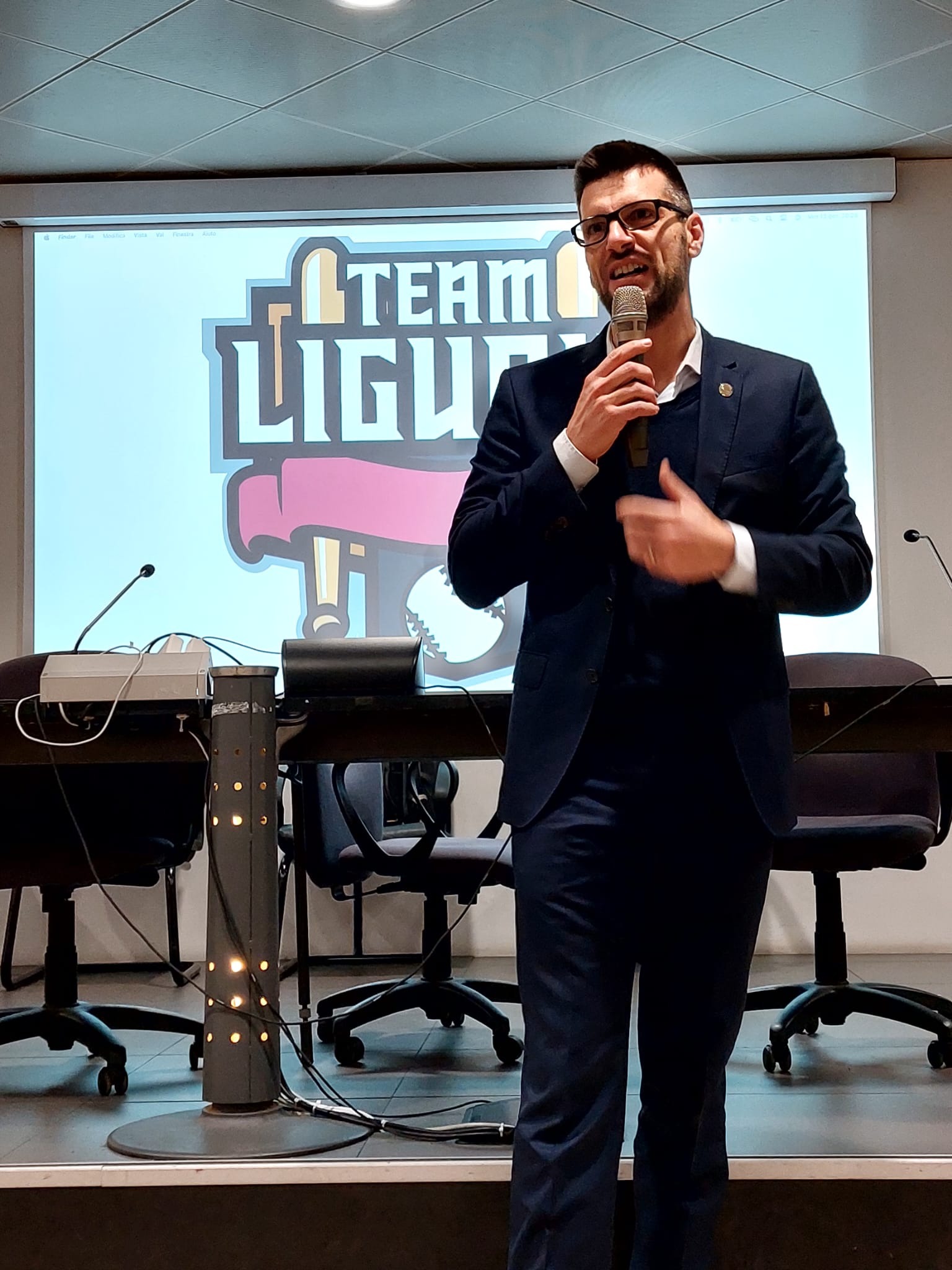 Marco Mannucci speaking in a federation governance setting